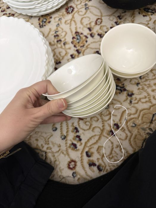 Набор посуды в белом цвете