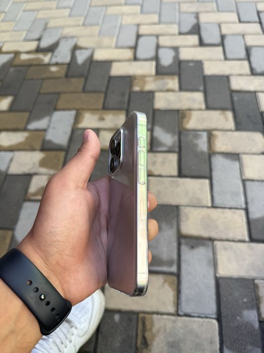 Продам 15 про 256 гб