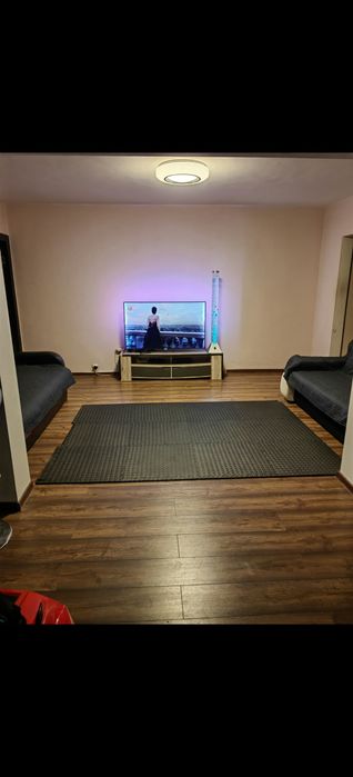 Vand apartament 3 camere 80mp +curte