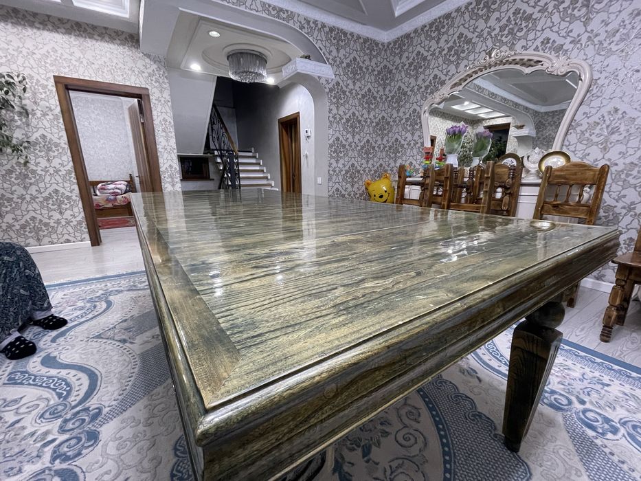 Эксклюзивный стол