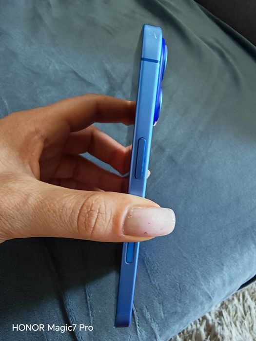 iPhone 16, aquamarine