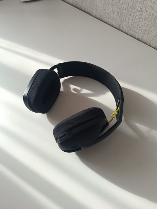 Наушники Logitech G435