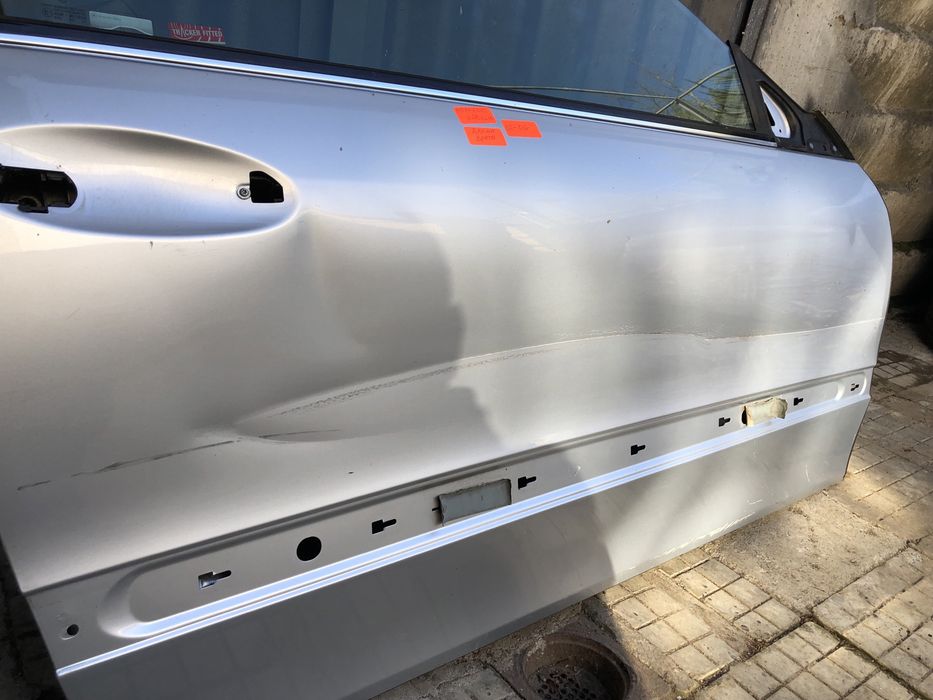 Предна дясна врата за мерцедес цлк / mercedes clk w209 02-06г