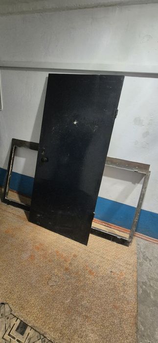 Продам дверь железную