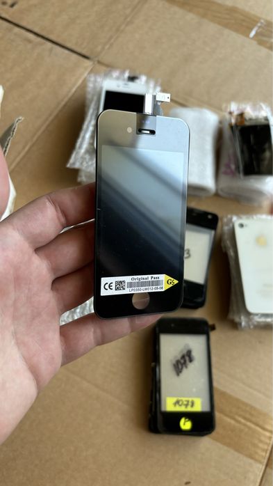 Piese schimb (display, touchscreen) iPhone si Nokia noi (peste 200buc)