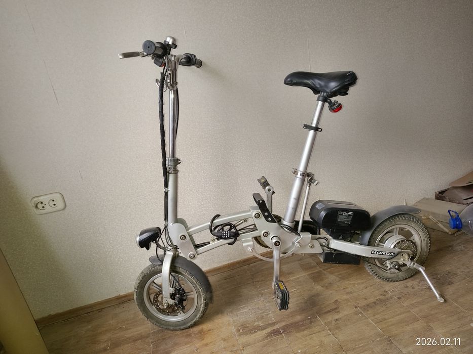 Велосипед с аккумулятором  и без