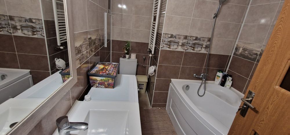 Casa 95mp curte proprie G.Doja