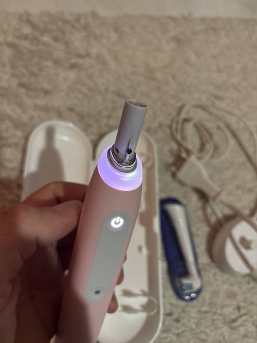 Periuta electrica oralb io3