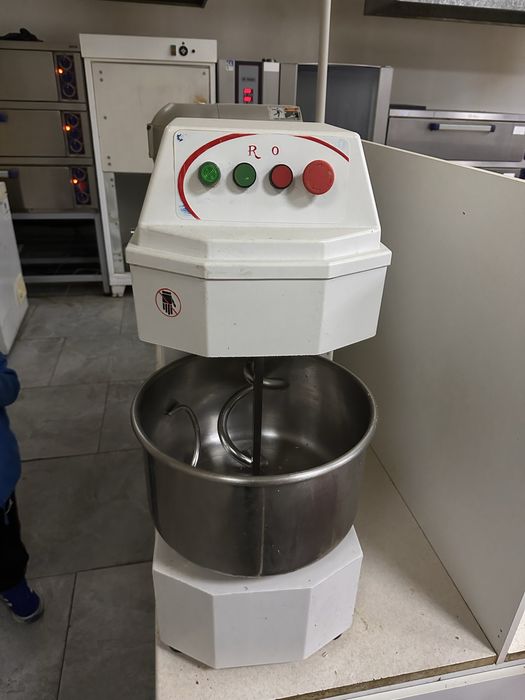 Миксер промышленный. Тестомес