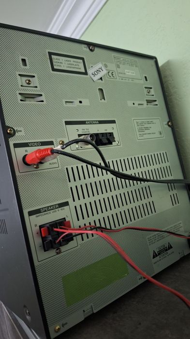 Продаётся музыкальный центр. Sony