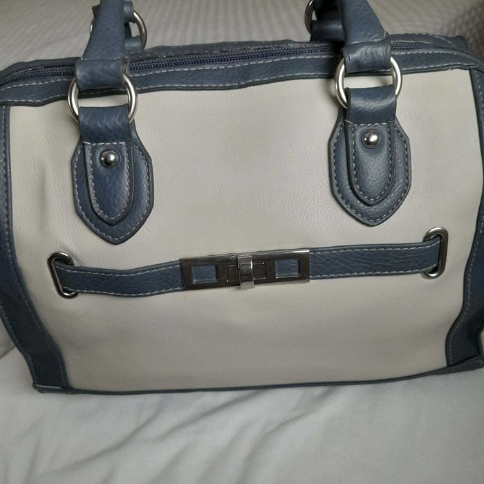 Чанта Deichmann   тип боулинг в беж и синьо