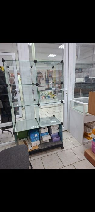 Витрина стеклянная