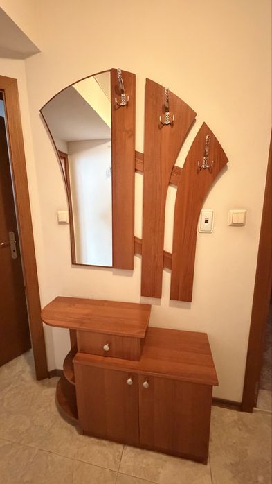 Продавам портманто за антре – 60 €