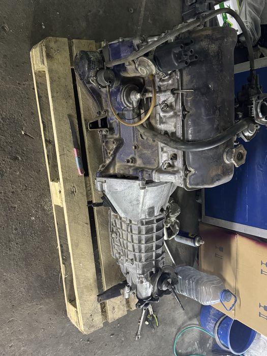 Двигатель с коробкой 2106