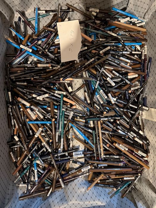 Creioane Ochi, Buze, Sprâncene