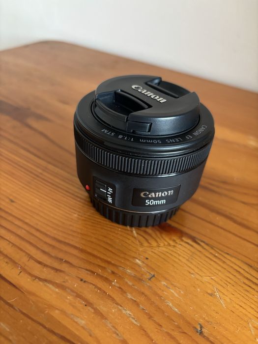 Фотоапарат Canon EOS 1200D и обектив  EFS 18-55mm + 2 обектива