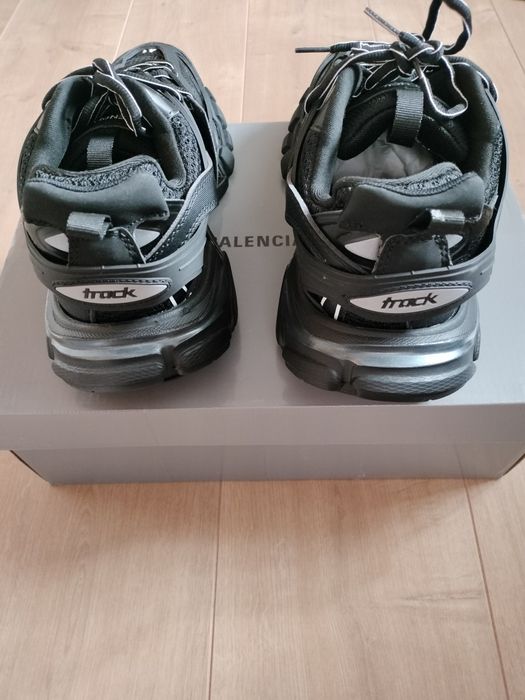 balenciaga track