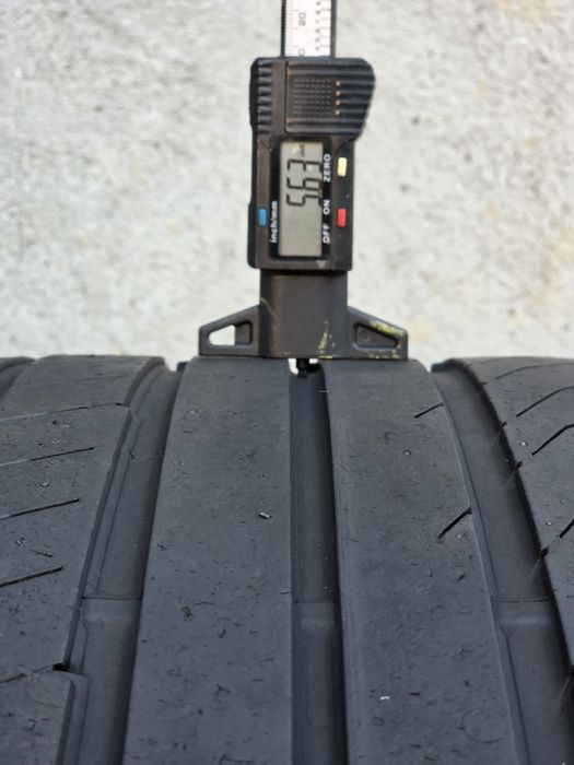 Vând două anvelope de vara continental 325 35 22 dot  0723