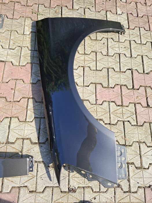 Vând aripi VW PASSAT B6 culoare  negru,maro LC9x și argintiu