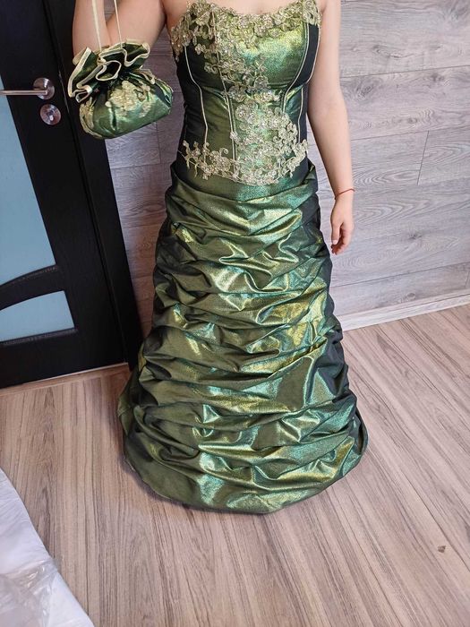 Абитюренска рокля