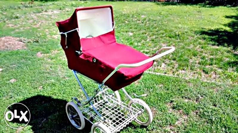 Ретро бебешка количка