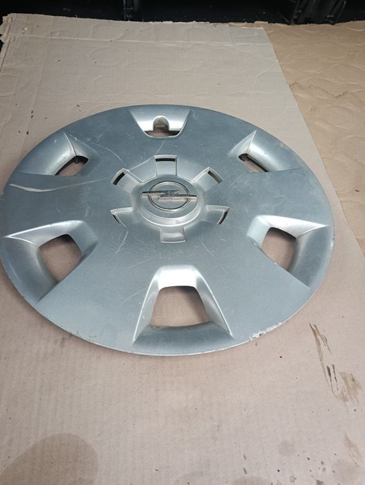 1 capac Roată original de Opel in stare bună. La 35 lei. Fix.