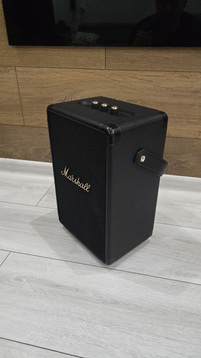 Продавам  Marshall Tufton най - добрата bluetooth колонка.