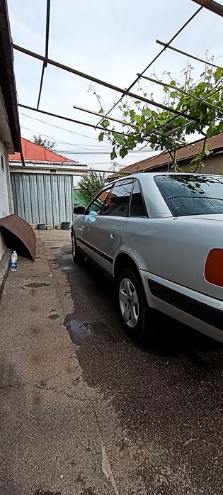 Продам ауди 100 С4, 1991 года