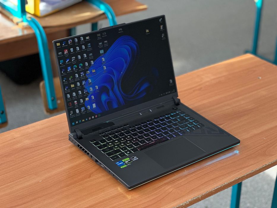 Игровой ноутбук Asus ROG STRX