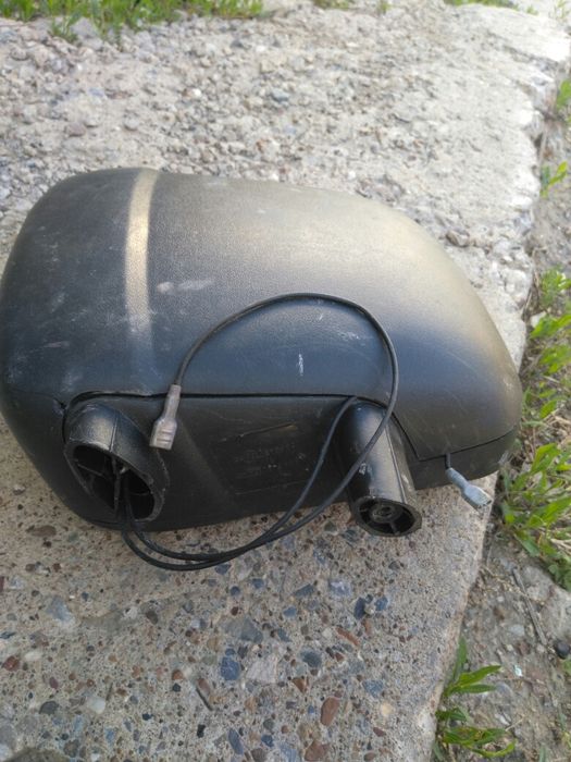 Зеркало б/у, маленькое, правое