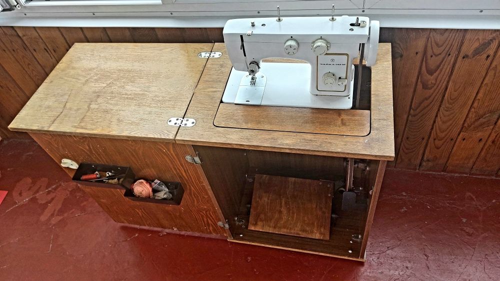 Чайка 142 М швейная машинка