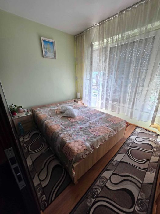 Продава 2-стаен апартамент, кв.Изток, гр.Перник-преустроен в 3-стаен