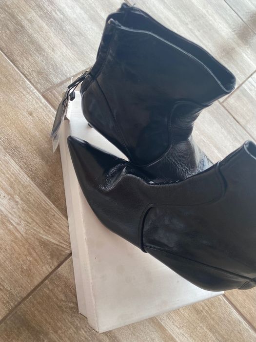 Botine și pantofi mărimea 35