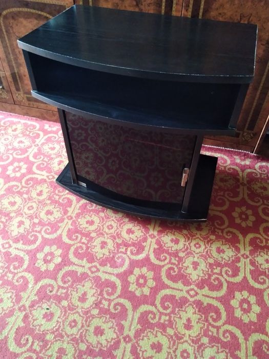 Тумбочка под телевизор.