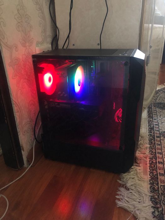 Kompyuter sotiladi srochna