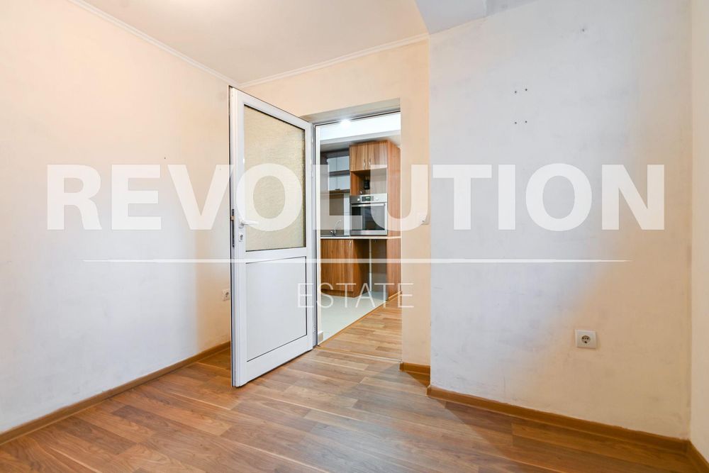 Етаж от къща в гр. Банкя.