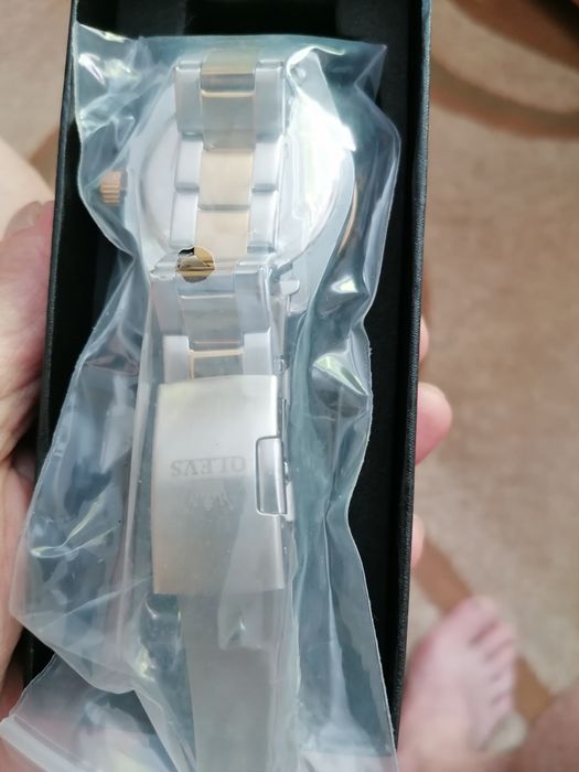 Vînd 2 ceasuri noi și 3 telefoane mobile