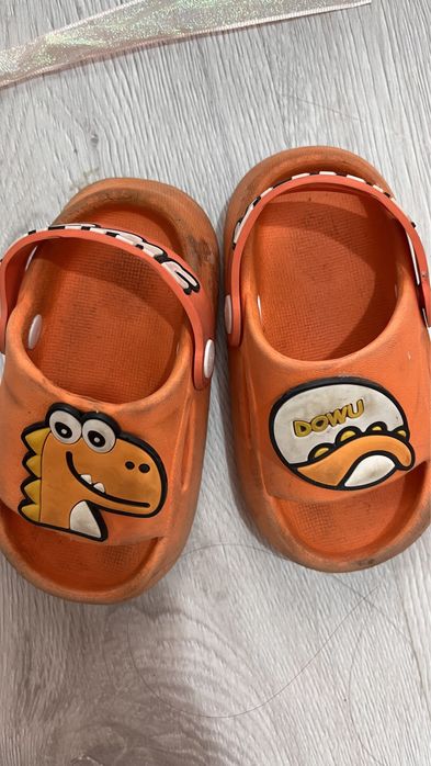 Продам обувь на девочку размер 17-21