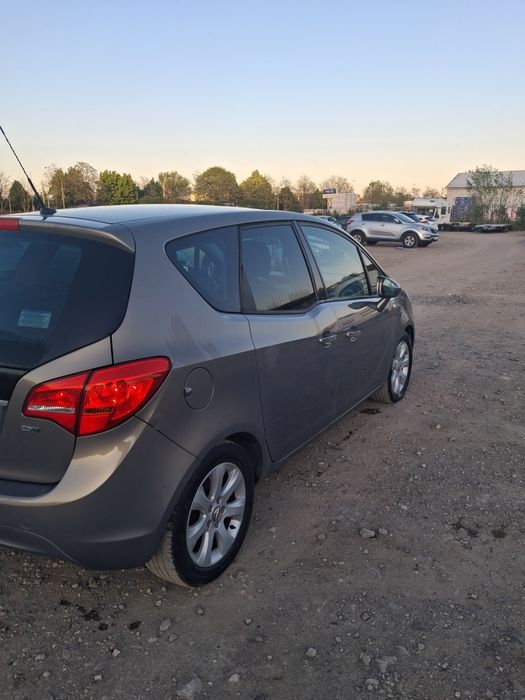 Vând Opel Meriva  2012
