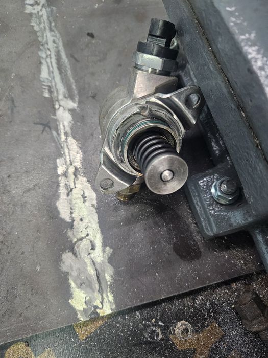 Горивна помпа високо налягане 2.0тфси фси 2.0tfsi vw audi seat skoda