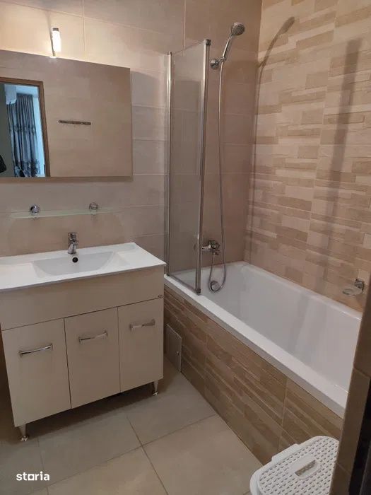 Apartament cu 3 camere, 61 mp, 2 parcari, zona Teilor