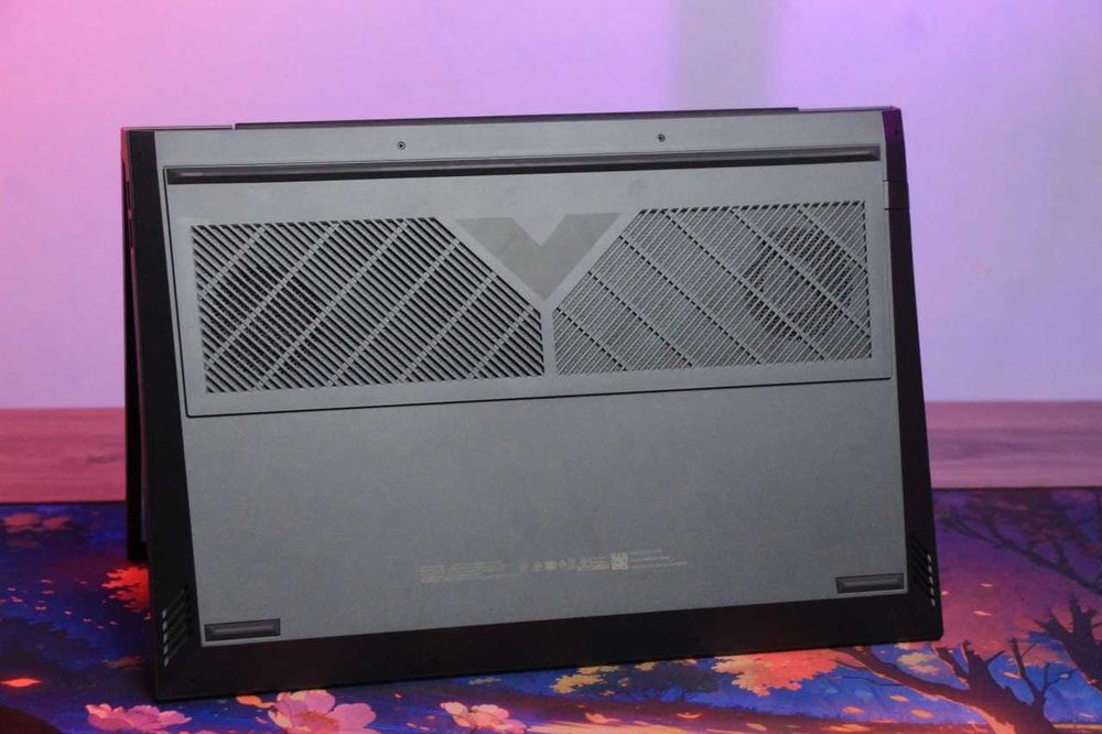 Ideal holatdagi Victus noutbook arzon narxda sotiladi.