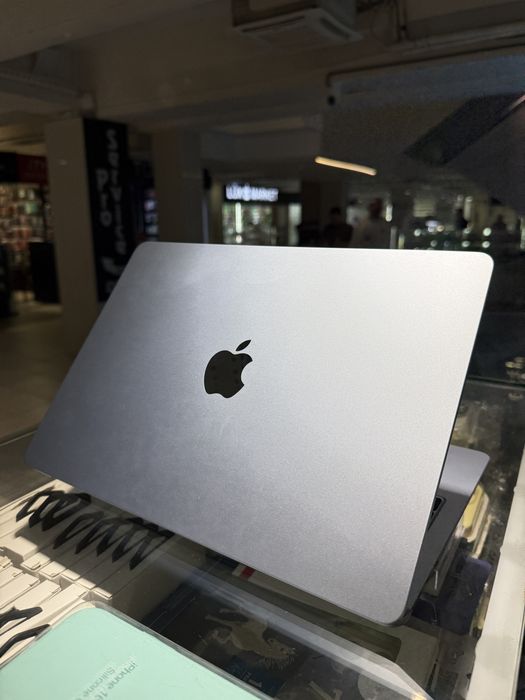 Macbook Air 13 m4 16/256