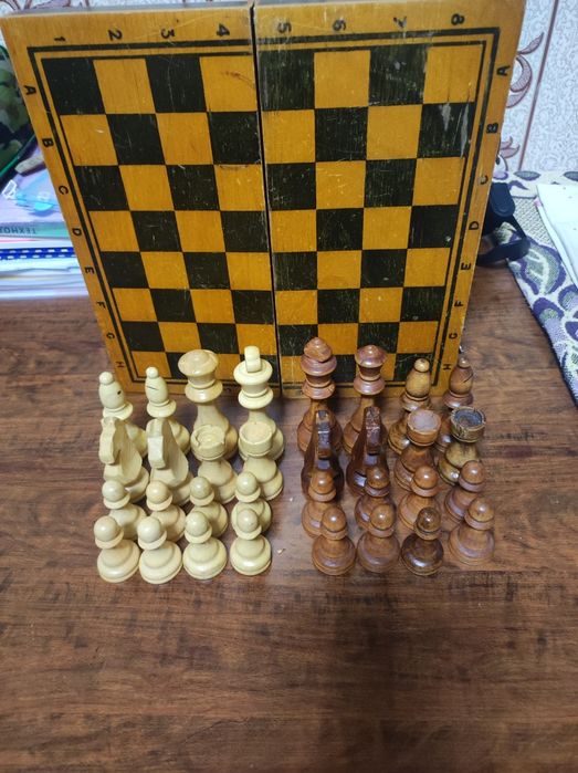 Шахматный доска, фегуры деревянная