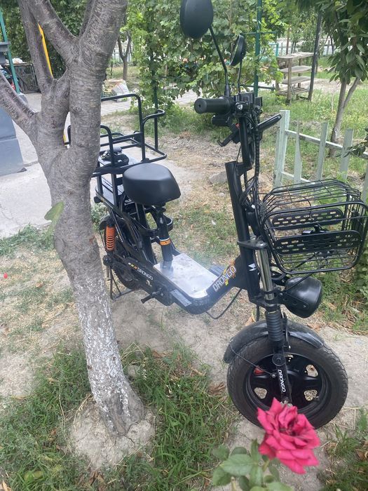 Sotiladi skuter Monster Electrovelik