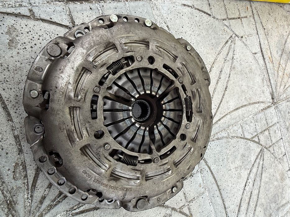 Продавам съединител + двумасов маховик (комплект)  За Мерцедес бенз