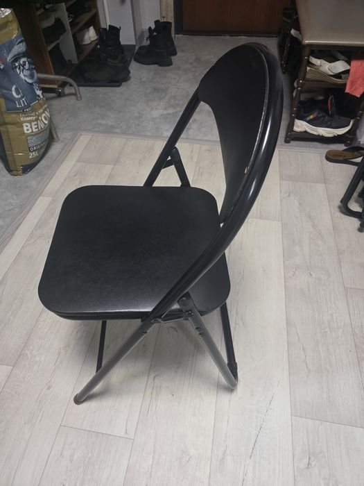 Продам складные стулья