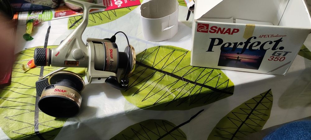 Продавам два броя макари