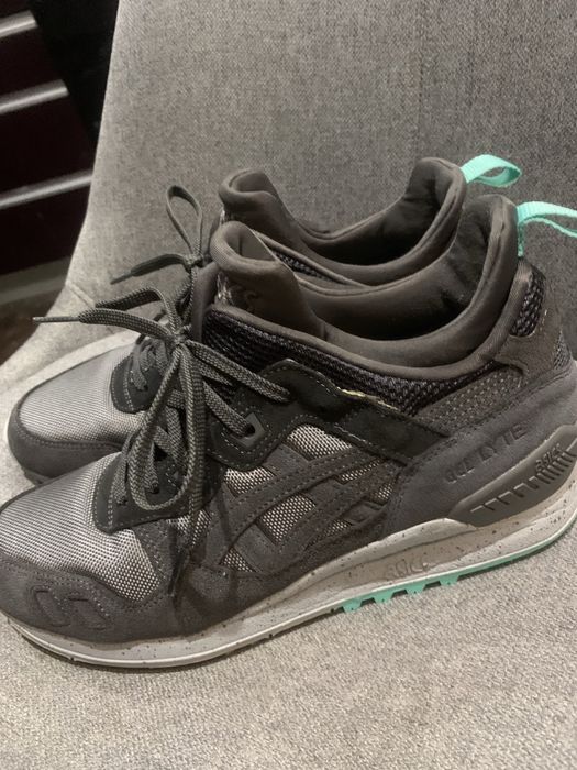 Маратонки asics 39