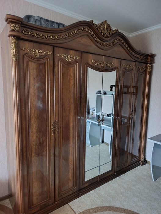 Продам шифоньер в идеальном состоянии